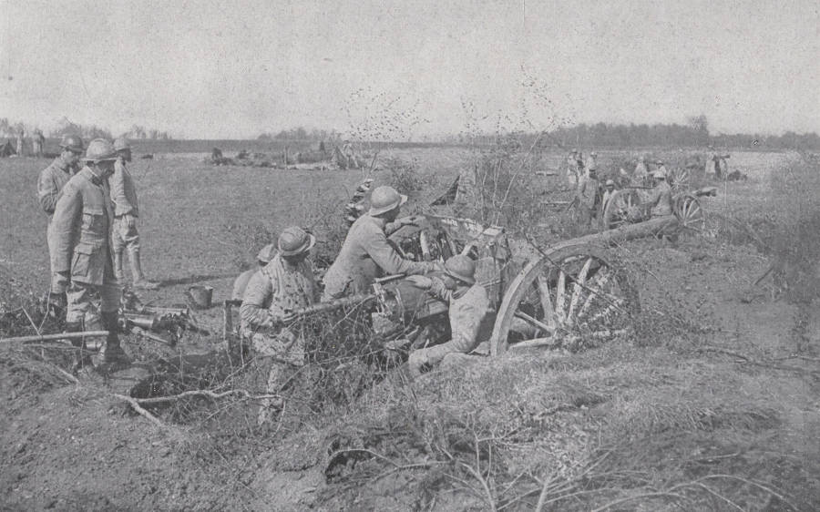 Canon de 75 en batterie en 1918