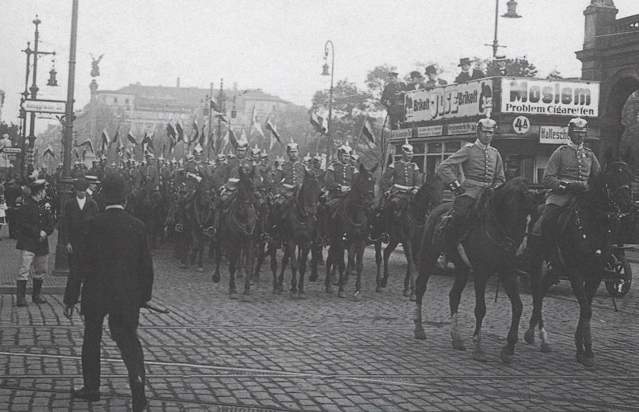 Dfil de la cavalerie prussienne dans Berlin