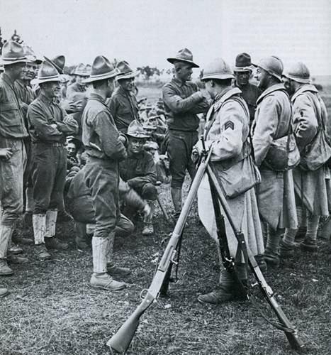 soldats américains avec leurs instructeurs français