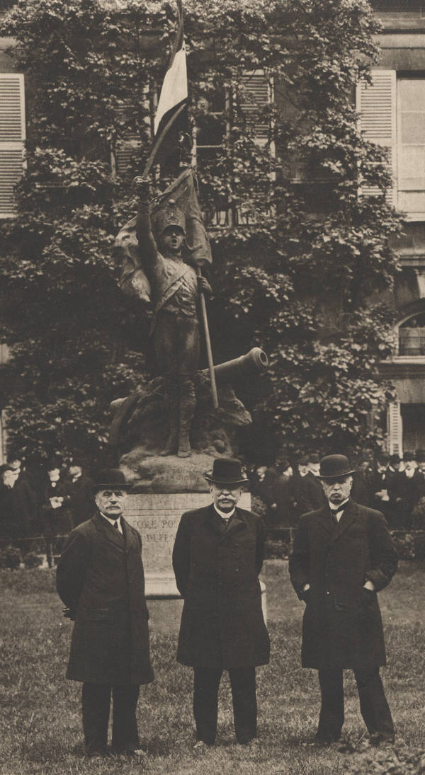 Trois anciens de l'école en 1923 - Joffre, Foch et Fayolle